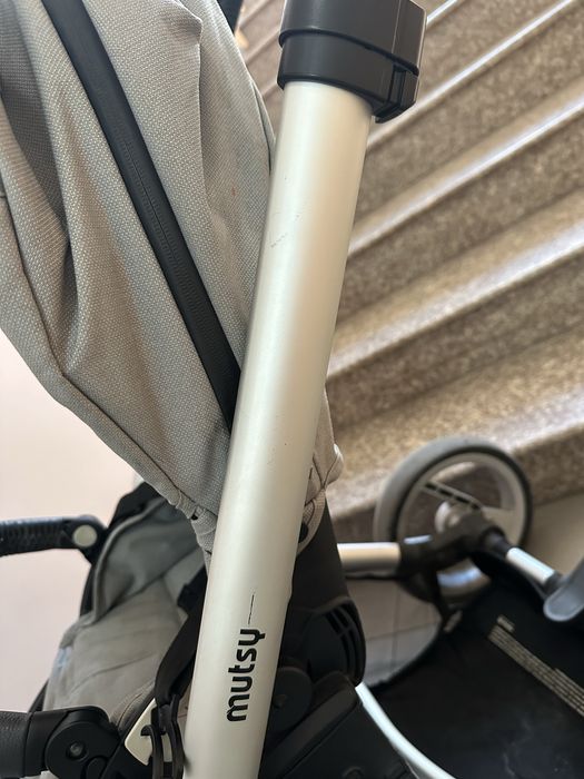 Mutsy Evo количка + подаръци (дъждобран, чувалче, аксесоари)