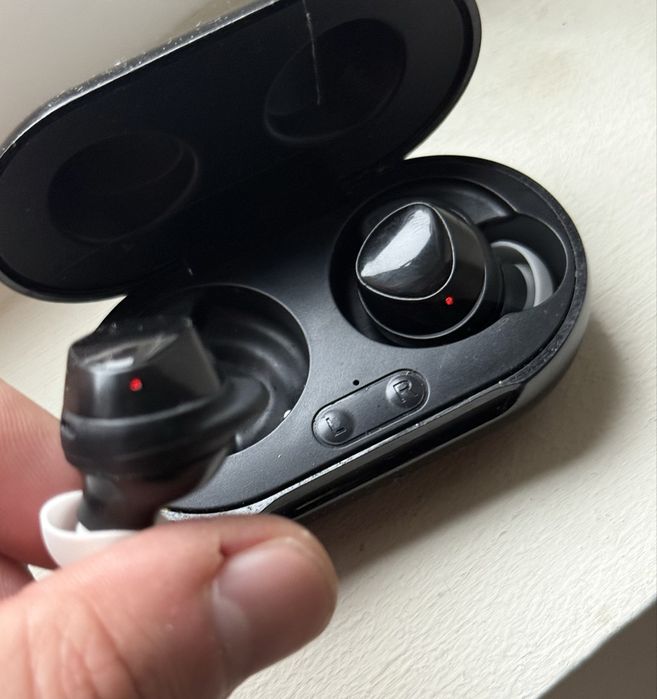 Samsung Galaxy Buds nu airpods casti wireless in ear nu apple razer