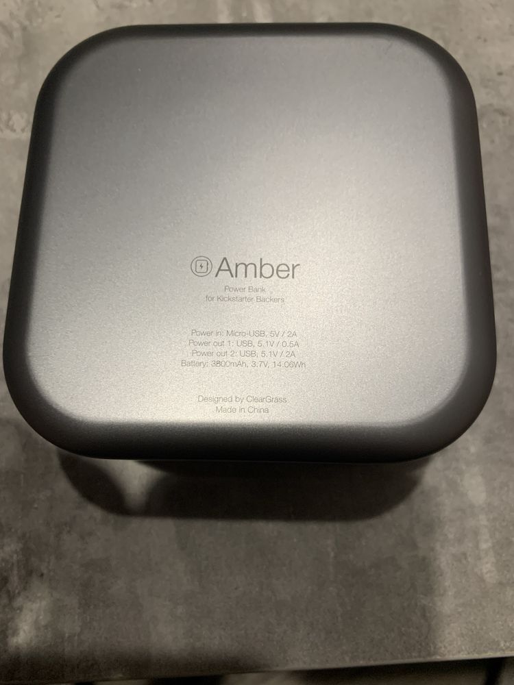 Power bank Amber