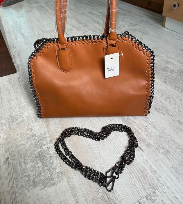 Кафява кожена чанта