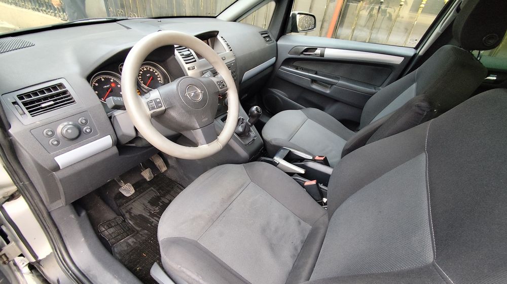 Opel zafira 1.9 .