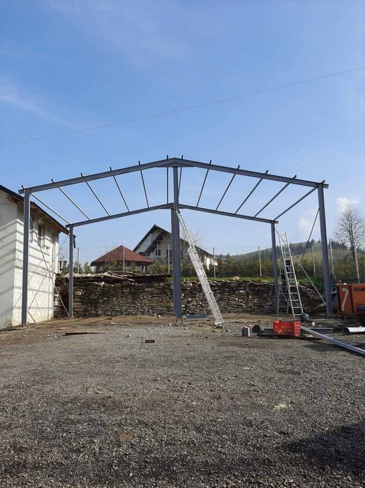 Construiesc hale metalice de 10x8 cu 4 metri înălţime conţine 6 stâlpi