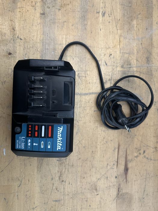Incarcator makita dc18wa u