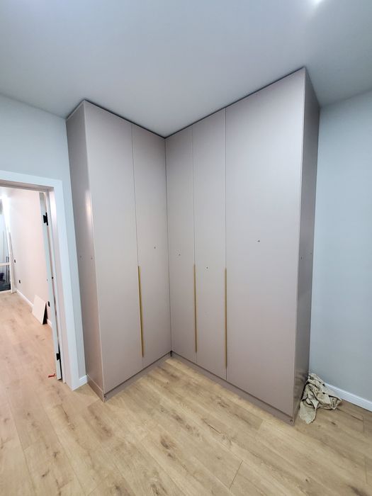 Шкаф угловой  расцветка всё светый есть