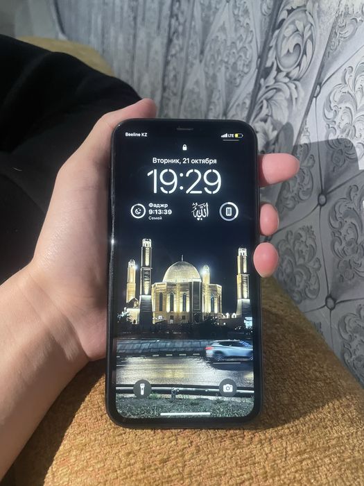 Айфон хр в идеальным сост