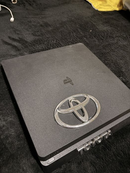 PS4 slim de vanzare