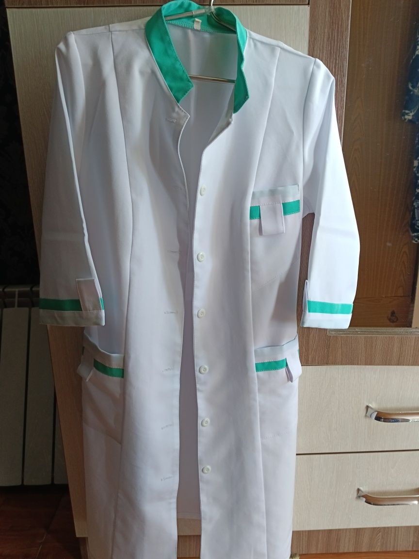 Продам медицинский халат