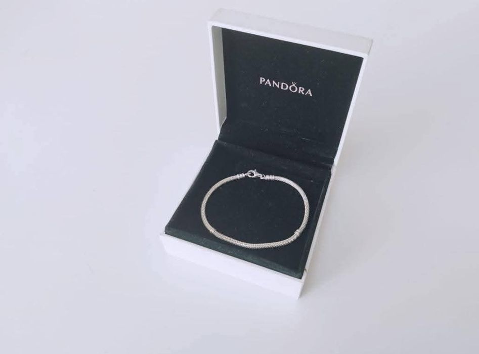 Veche bratara Pandora