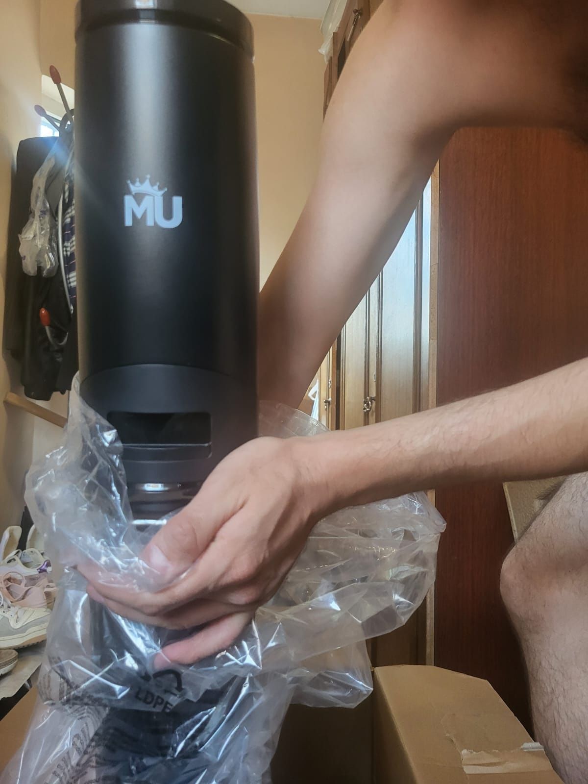 Новый вертикальный моющий пылесос MU