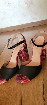Sandale negre cu roz-piele naturala 38