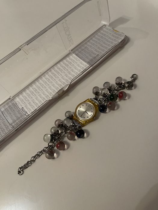 Дамски часовник гривна Swatch