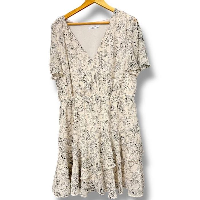 Рокля RESERVED в бежов цвят