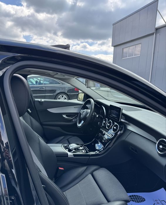Vând Mercedes C class 200 în stare excepțională