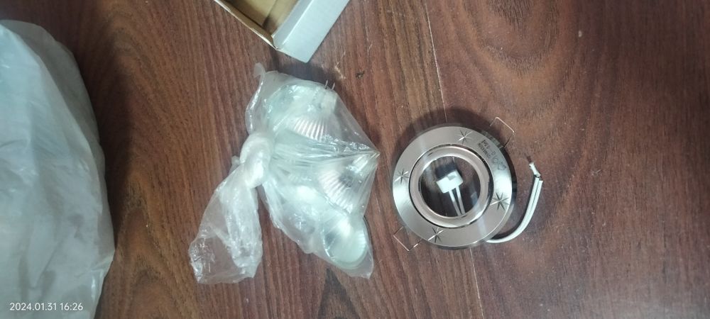 Продам софиты 6шт. новые