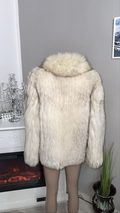 Haina din blana naturala de vulpe polara