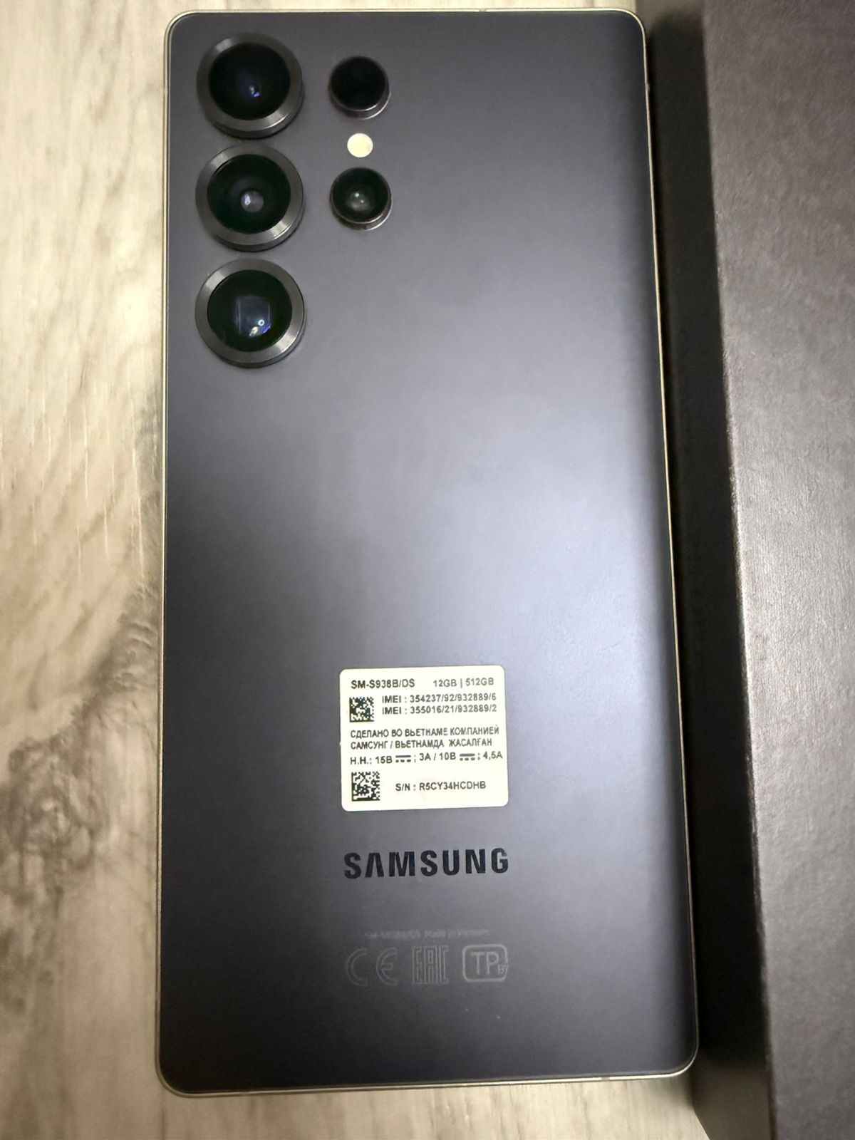Продам 2ва смартфона Самсунг S25 Ultra 512g почти новый и А54/128g