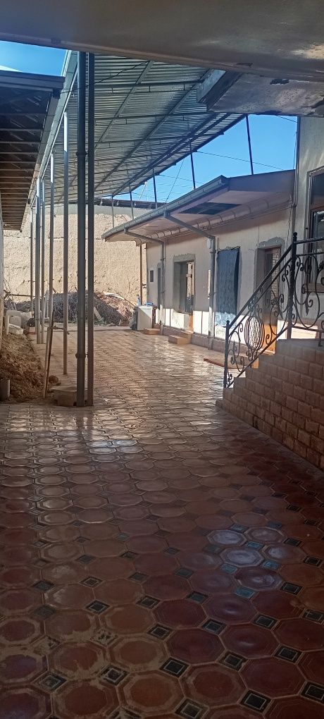 Bekbaraka bozor orqasida hovli ijaraga