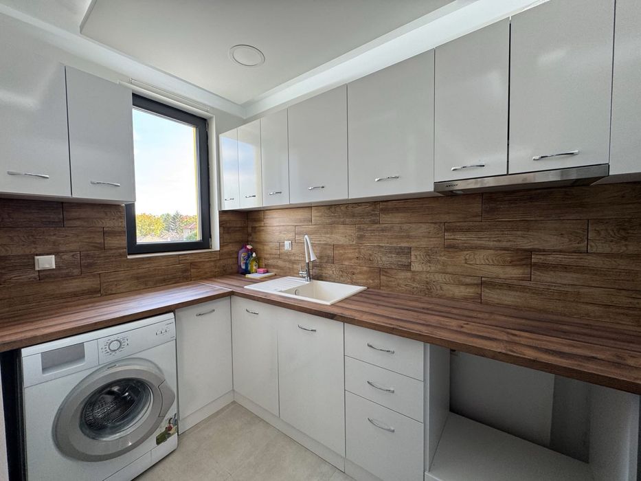 Дава се под наем Двустаен апартамент в Търговище, Център - 60 кв.м за 306 € - Снимка #3