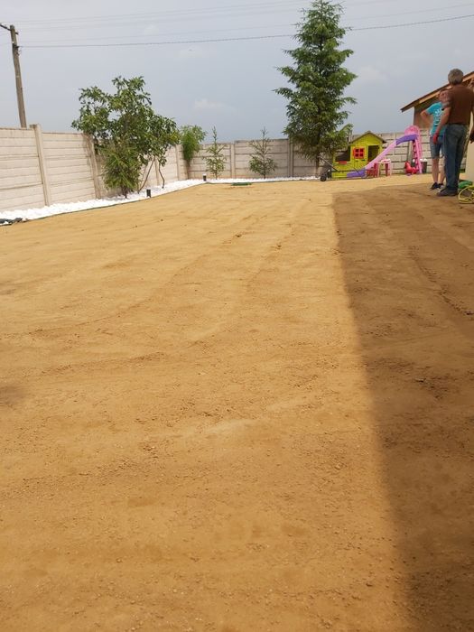 Însămănțat montat gazon, curte grădină montat sistem de irigat