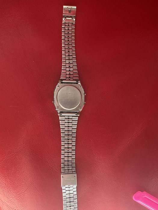 ceas casio vintage mai multe poze in privat