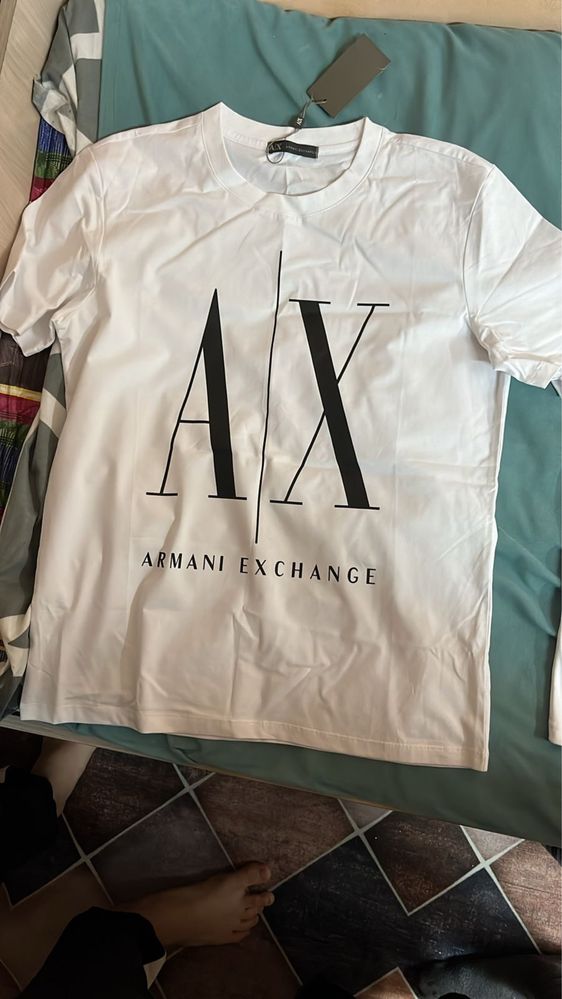 Продам брендовую футболку новую Armani Exchange