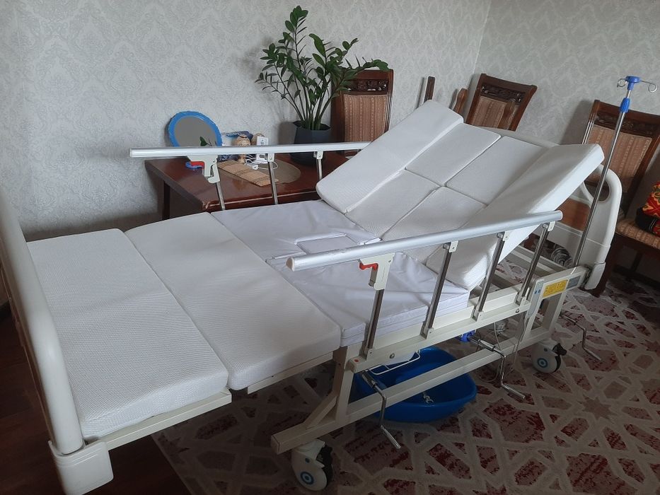 Медицинская кровать