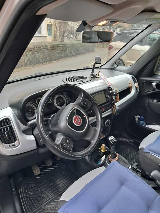 Vând mașina FIAT