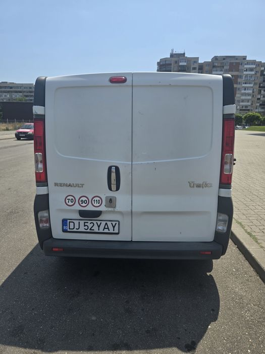Vând Renault trafic