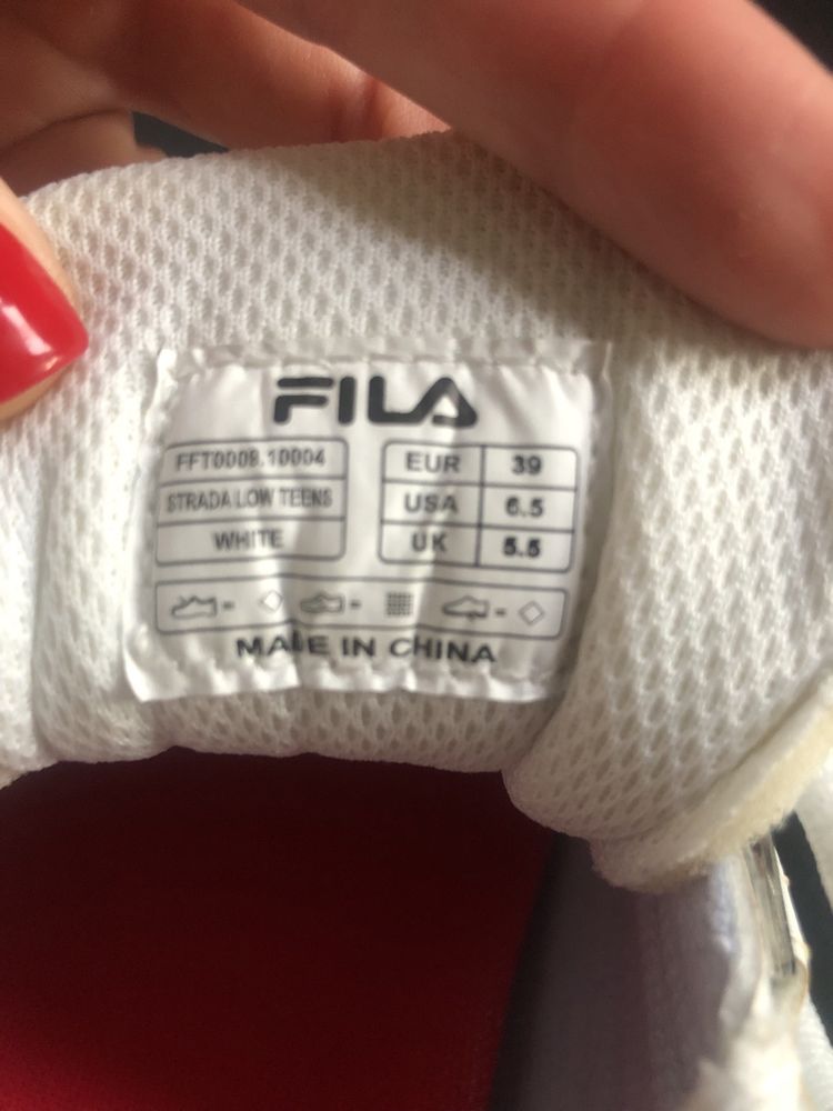 Sneakersi Fila marimea 39