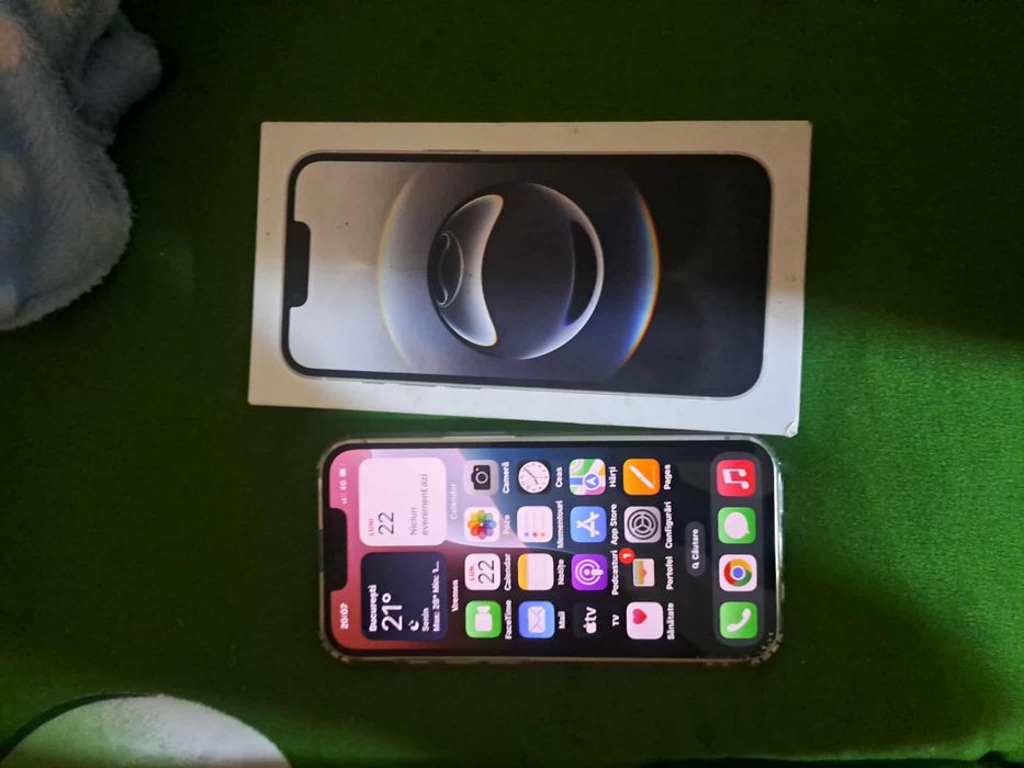 Vand iphone 16e  128gb