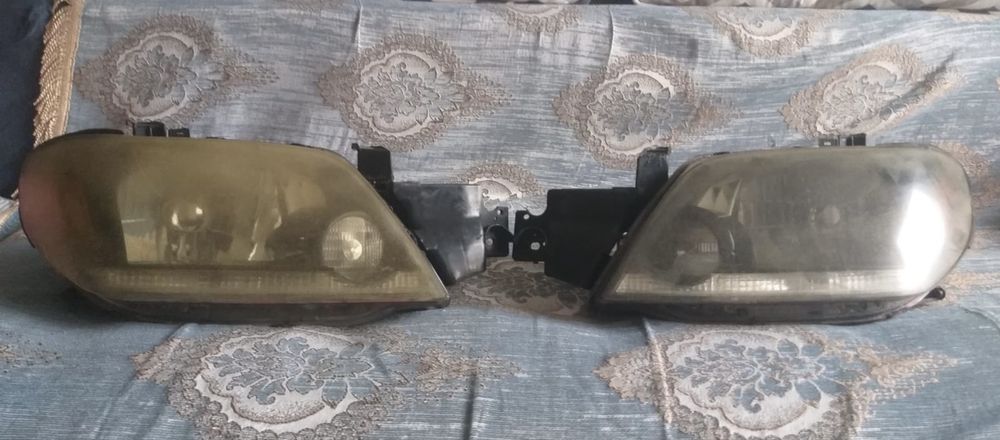 Продам оригинальные фары от Митсубиси Аутландер 1, 2003г.