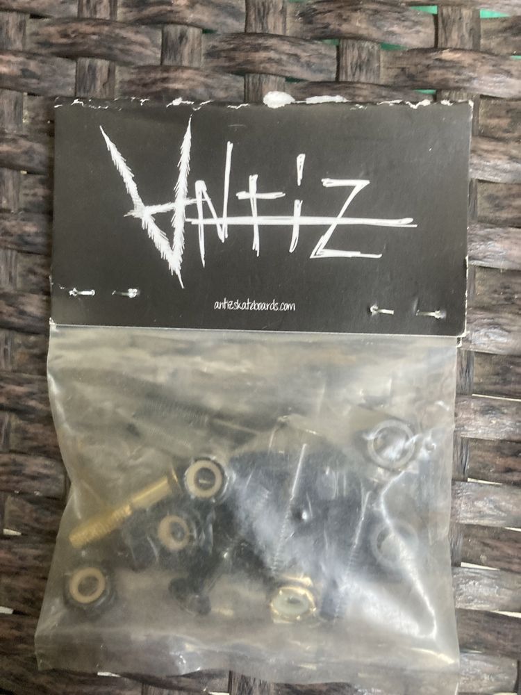 Antiz skateboard bolts