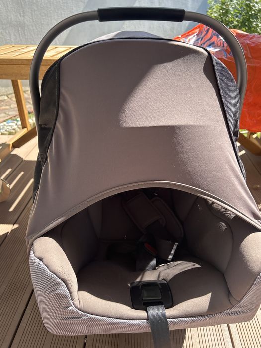 Scoica Nuna prindere in centuri