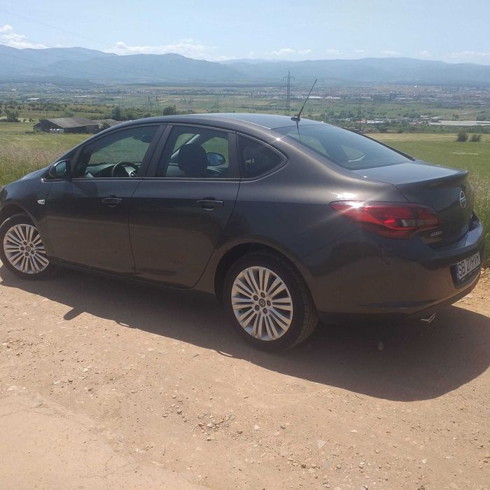 Vand OPEL Astra J 1.4 Turbo benzina