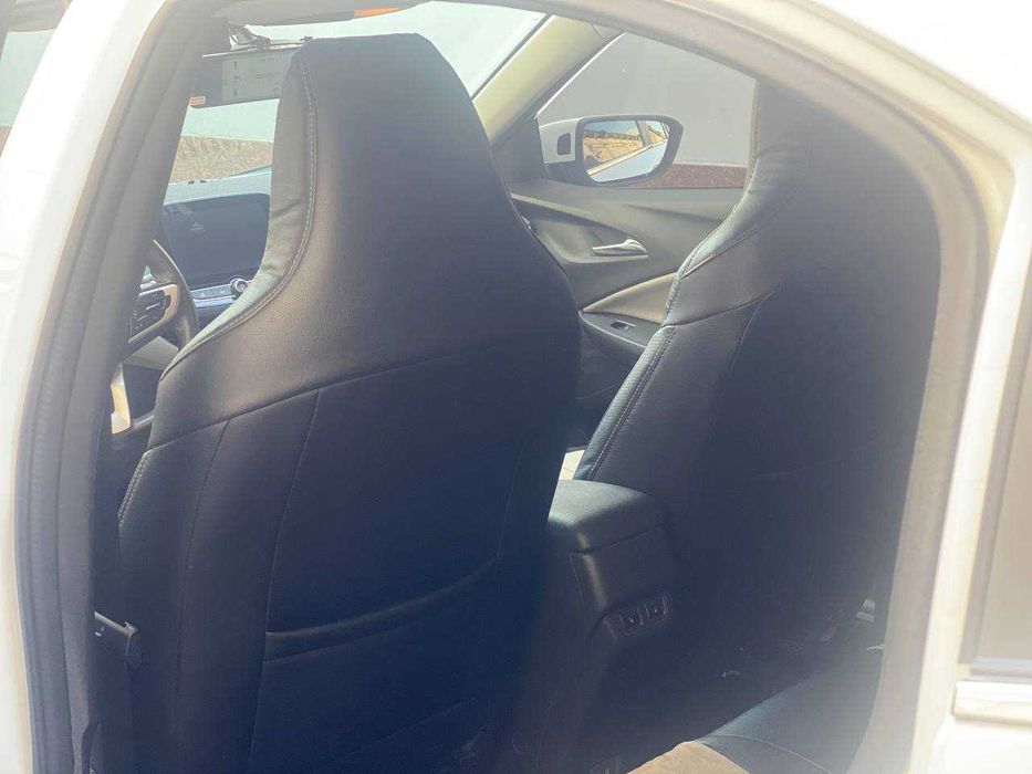 Onix Premier Turbo сотилади.