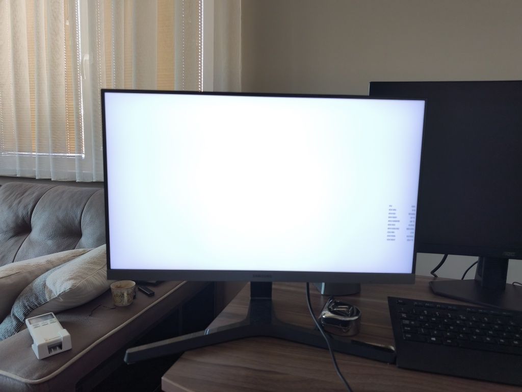 Монитор Samsung 21.5"