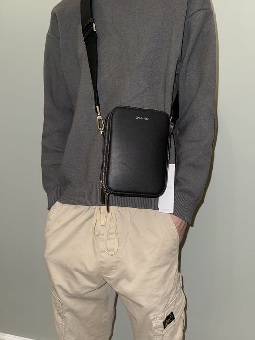 Borseta Calvin Klein, noua