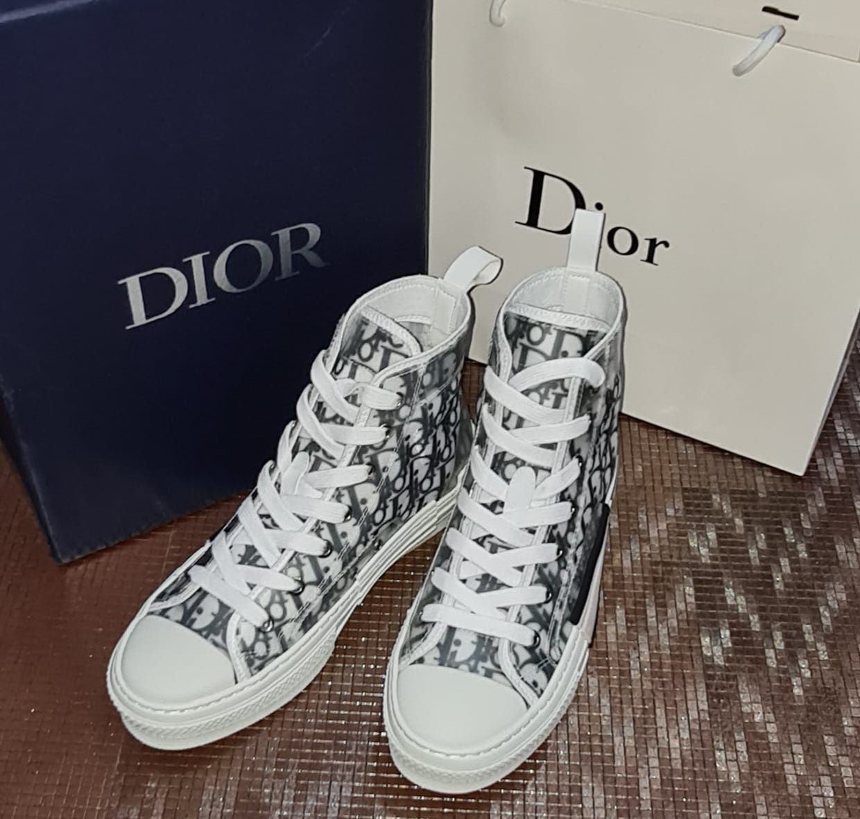 Tenesi Dior Premium