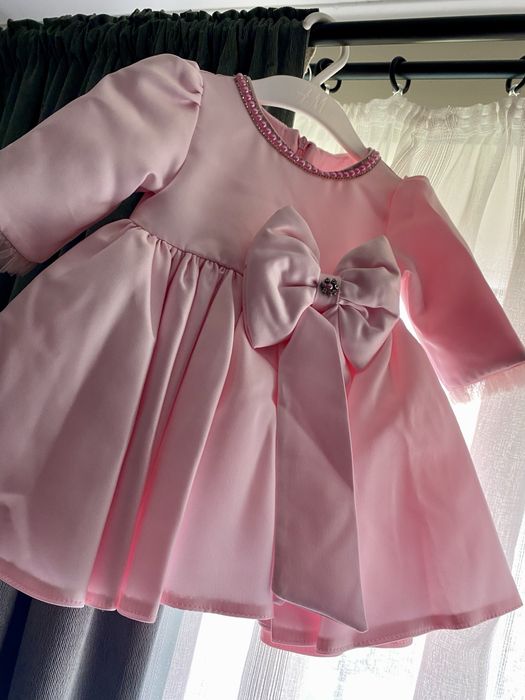 Rochița deosebita pentru botez