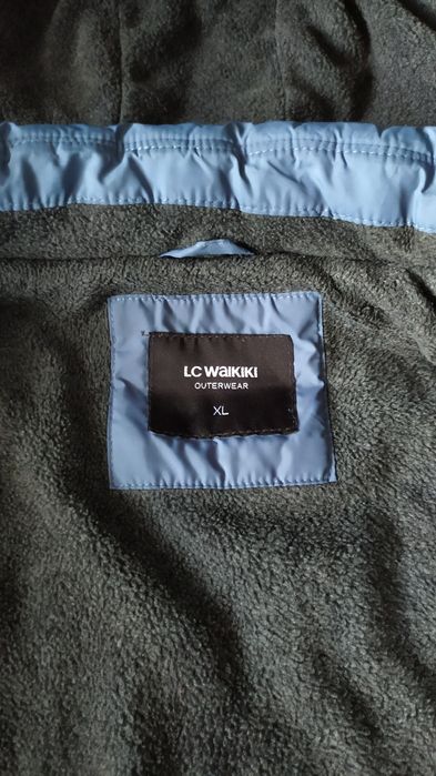 Продам демисезонную куртку.