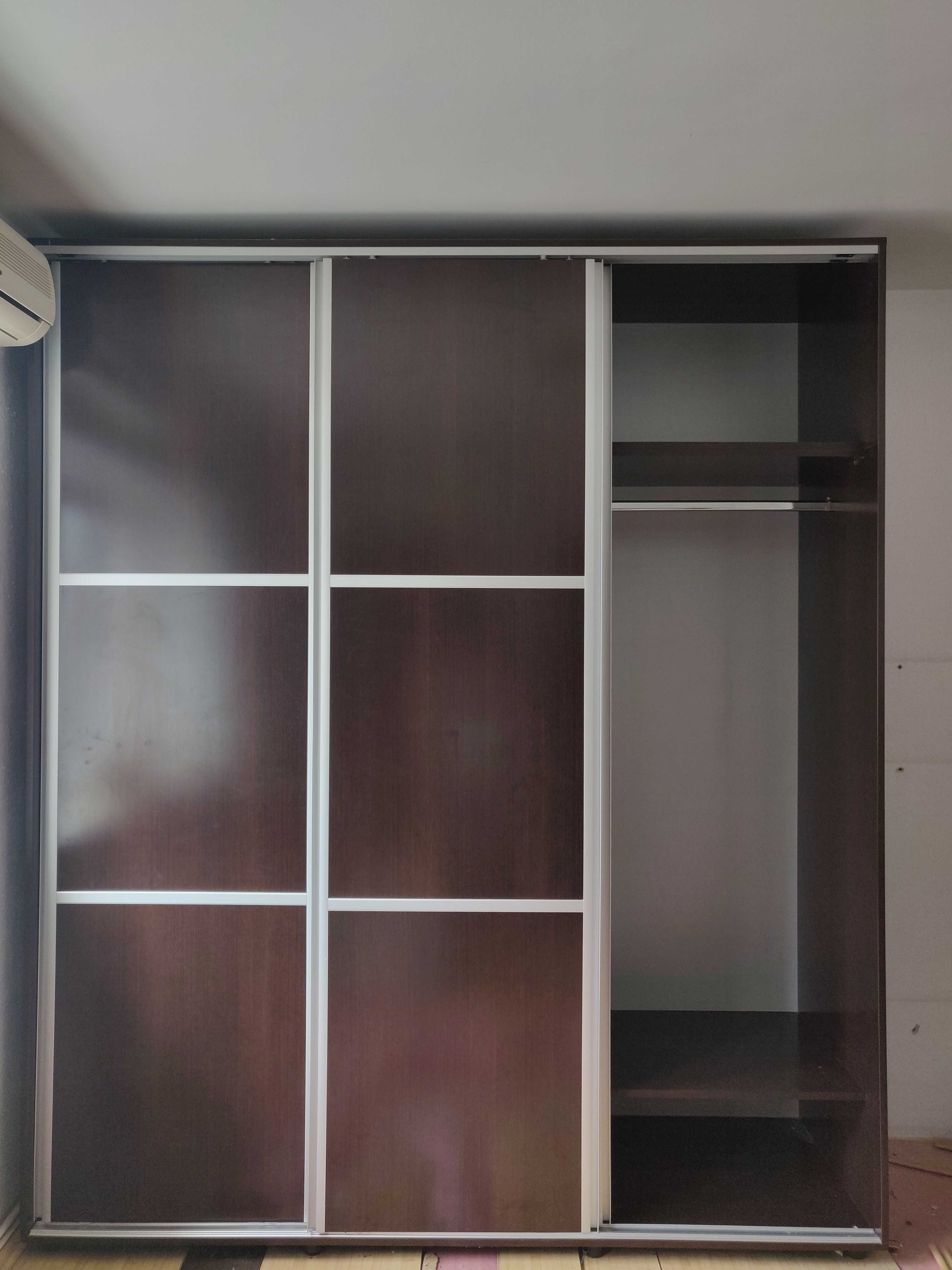 Dulap mare cu uși glisante, compartimentat – 210x60x250 cm