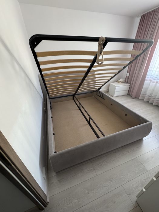 Pat +somniera+saltea in conditii bune