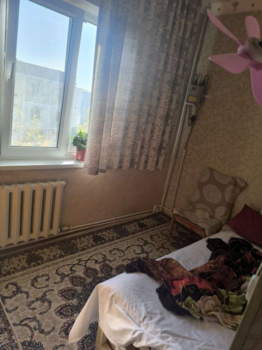 Axmad yugnakiyda 2 xona uy sotiladi