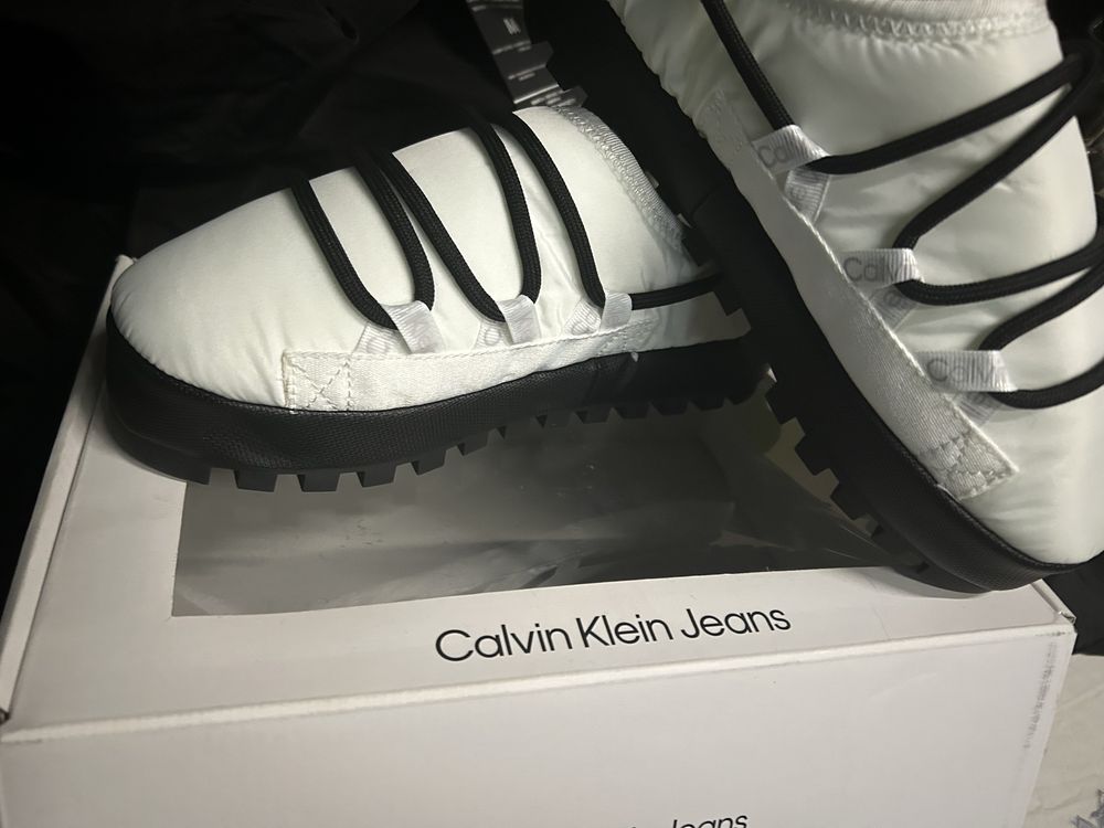 Чехли Calvin Klein