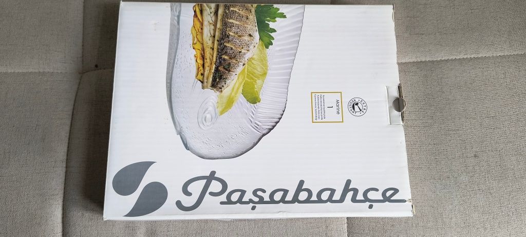 Vând platou pește.