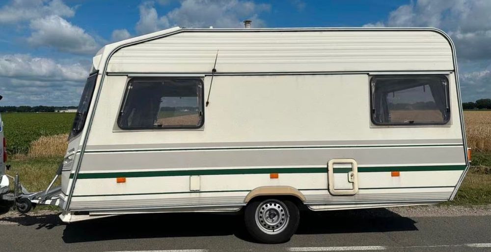 Rulotă Chateau în stare foarte bună.Merită văzută.