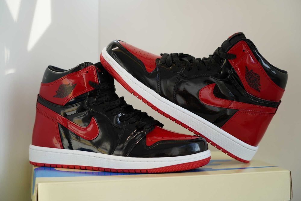 Adidasi JORDAN 1 Retro High OG Black Toe, Patent Bred, Mocha, Obsidian