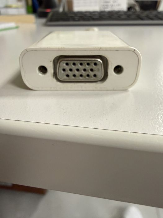 Adaptor Apple DisplayPort la VGA