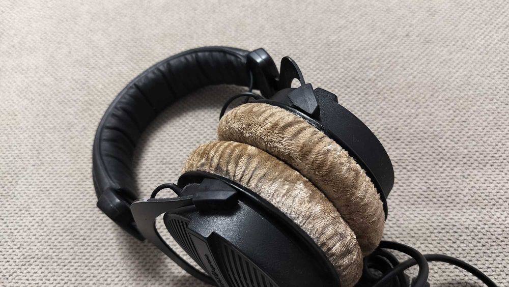 Casti Hi-Fi Beyerdynamic DT 990 PRO 250 Ohm Open Studio Monitoring