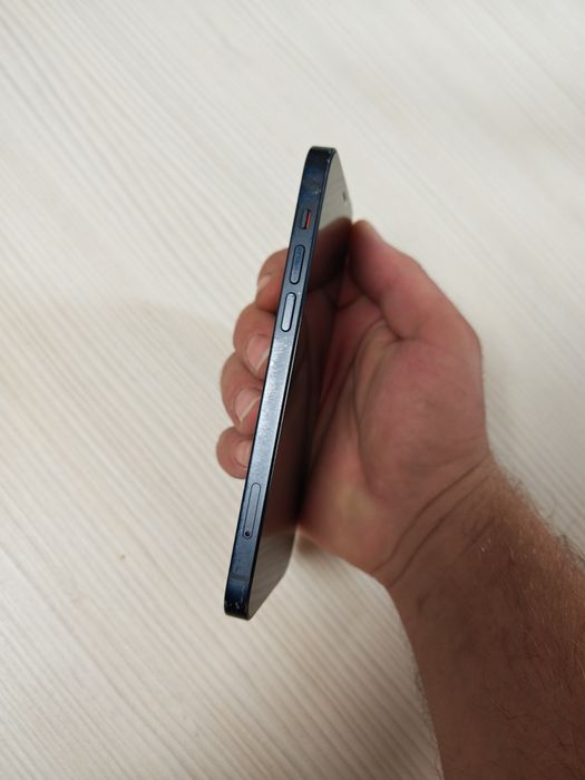 Vând iPhone 12 și Apple Watch SE gen 2